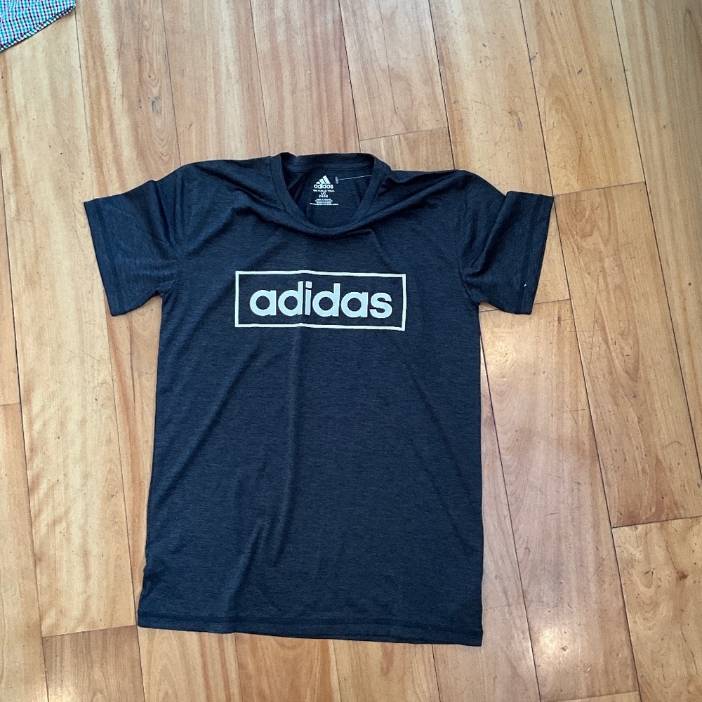 Short sleeve t-shirt